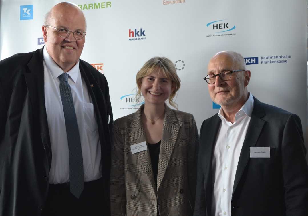 Klaus Overdiek (Leiter der DAK-Gesundheit-Landesvertretung NRW), Lisa Wiertz (KKH) und Wilhelm Pauly (ehemals KKH)