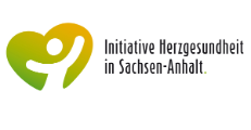 Grünes Herz auf weißem Hintergrund mit weißer Figur in der Mitte rechts daneben in schwarzer Schrift "Initiative Herzgesundheit in Sachsen-Anhalt"